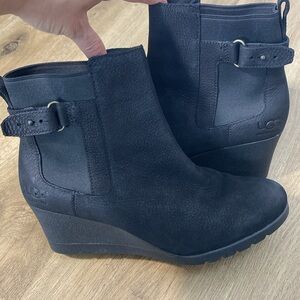 UGG Indra Leather Black Wedge Ankle Boots size 8